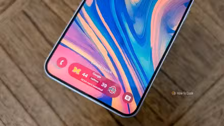Now Bar on Galaxy phone lock screen